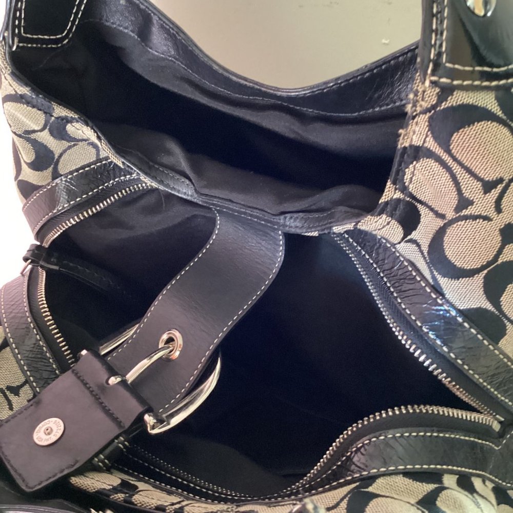 Coach Lynn Hobo Shoulder Signature Purse Bag - Picture 17 of 17